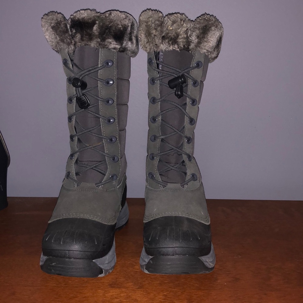 Toasty warm Baffin Women’s Snow Boot